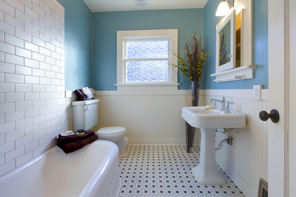 Green,Blue,Antique,Luxury,Bathroom,In,An,Old,House,In Remodeling bathroom services